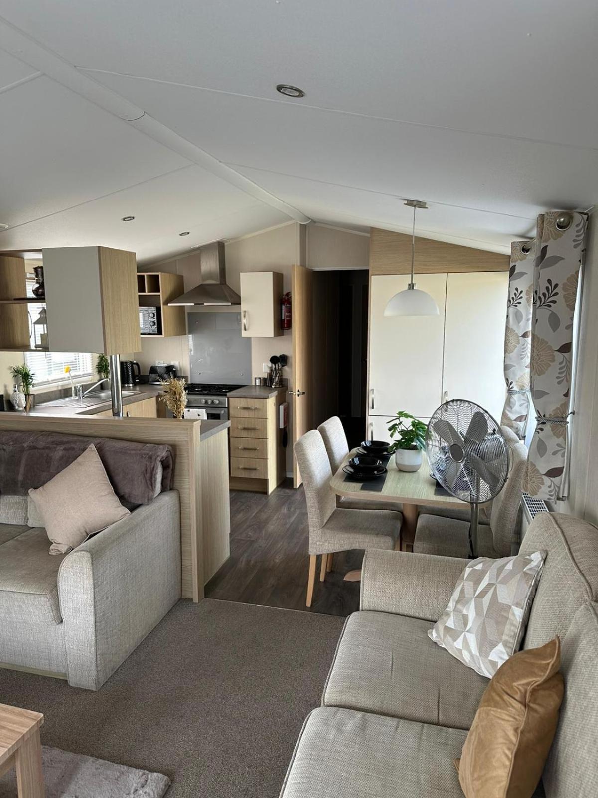 The Pixie Van Selsey Luaran gambar